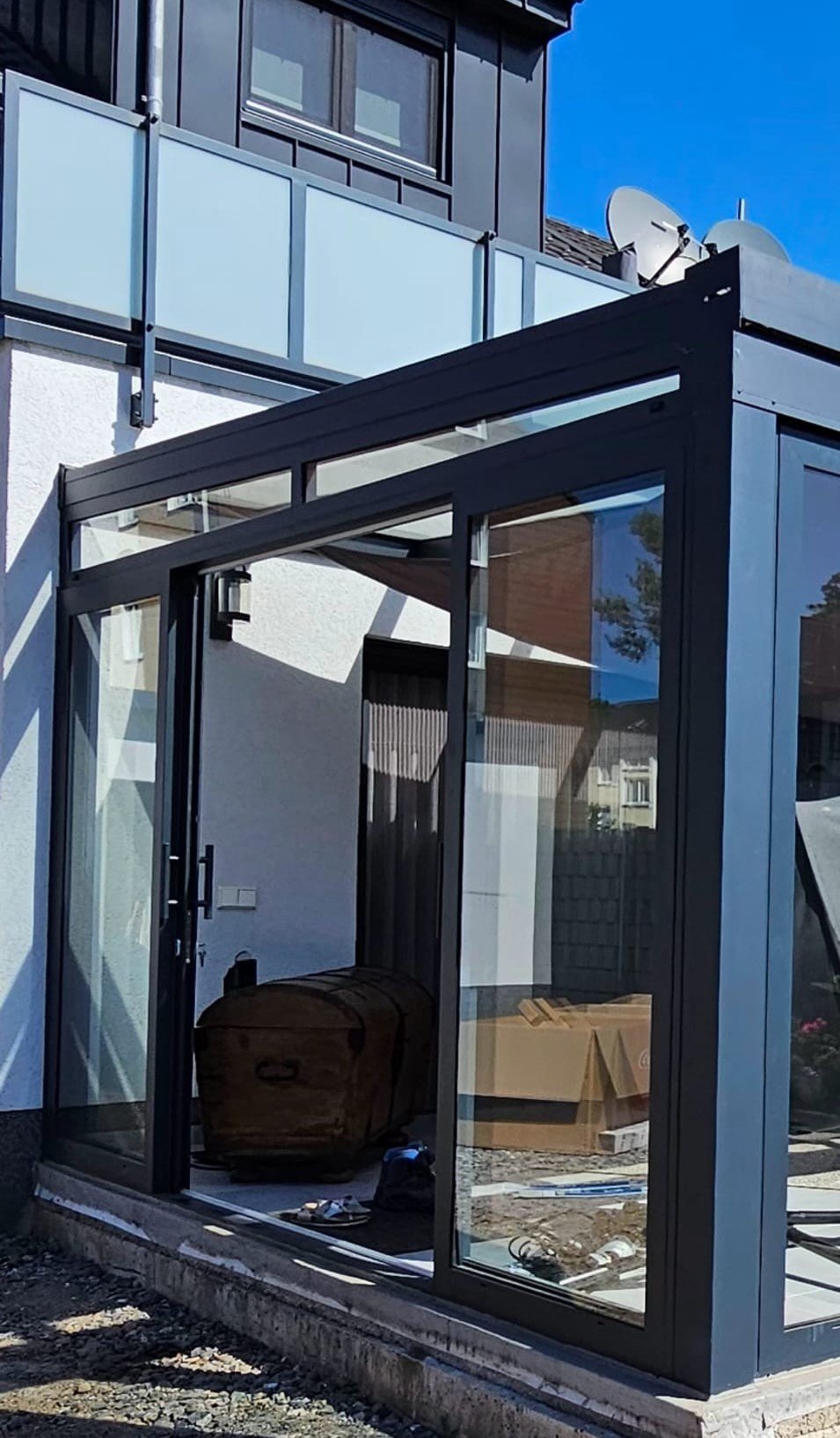 Sliding door (black) thumbnail